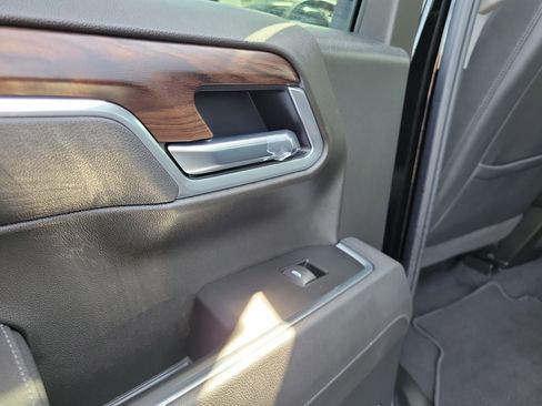 Used 2025 GMC Sierra 1500 SLT AWD/4WD image 13