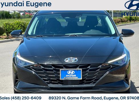 Used 2022 Hyundai Elantra SEL w/ Convenience Package FWD image 10