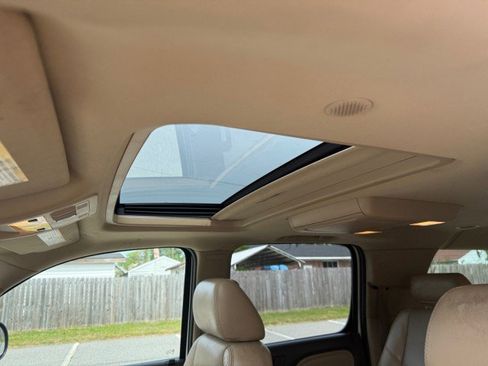 Used 2009 GMC Yukon XL Denali AWD/4WD image 4