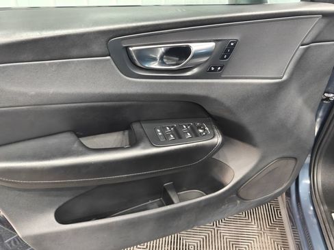 Used 2023 Volvo XC60 B5 Plus AWD/4WD image 45