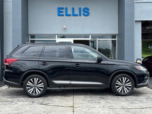 Used 2020 Mitsubishi Outlander ES image 2