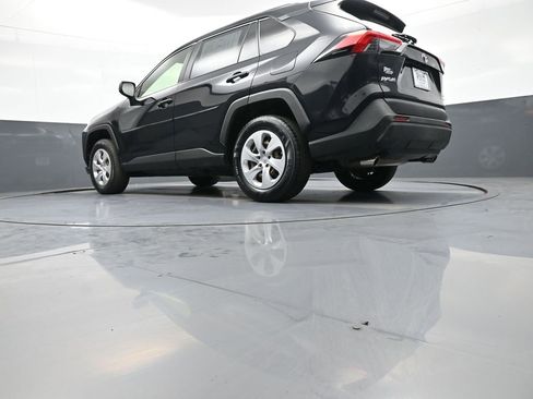 Used 2019 Toyota RAV4 LE w/ All Weather Liner Package AWD/4WD image 31