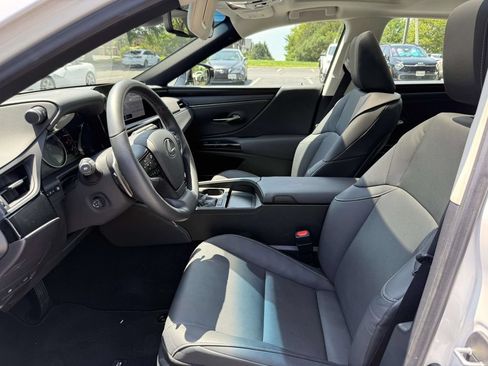 Used 2023 Lexus ES 350 w/ Premium Package FWD image 12