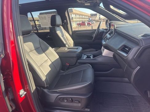 Used 2023 GMC Yukon SLT w/ SLT Premium Package image 21