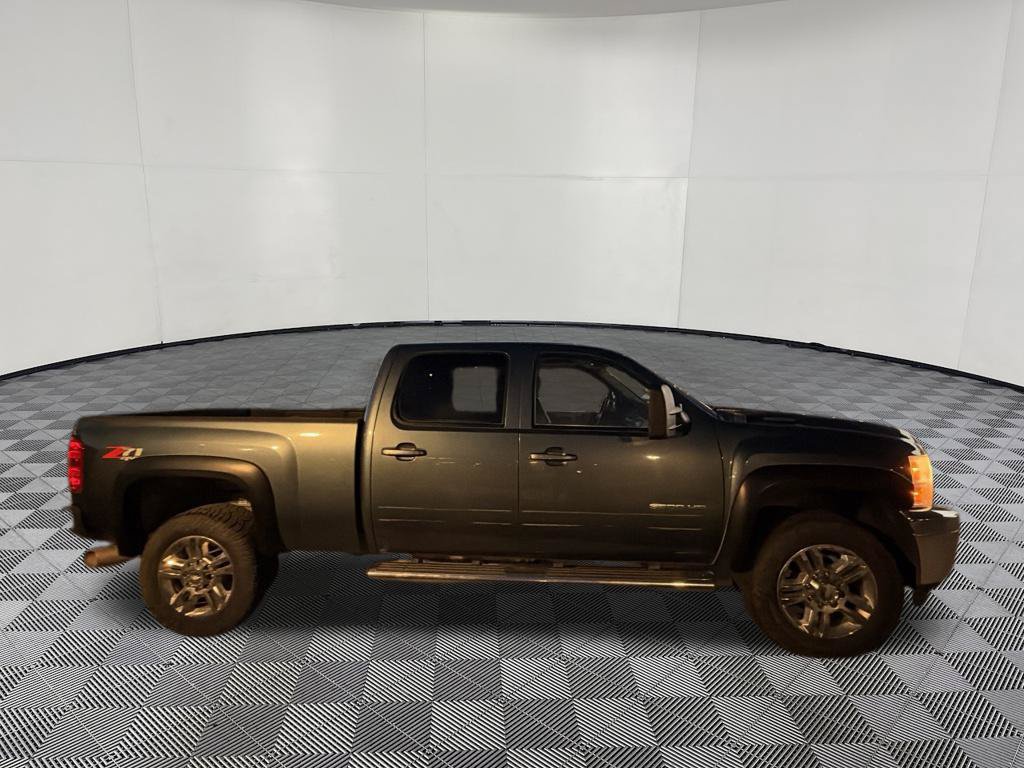 Used 2011 Chevrolet Silverado 3500 LTZ AWD/4WD image 10