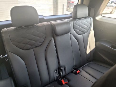 Used 2021 Hyundai Palisade Limited image 18