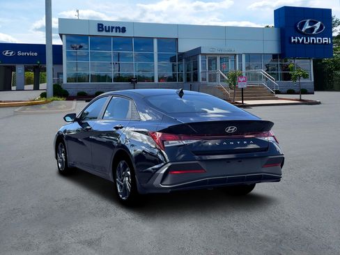 New 2026 Hyundai Elantra SEL Sport FWD image 5