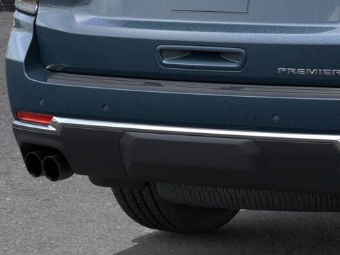 New 2025 Chevrolet Suburban Premier image 14