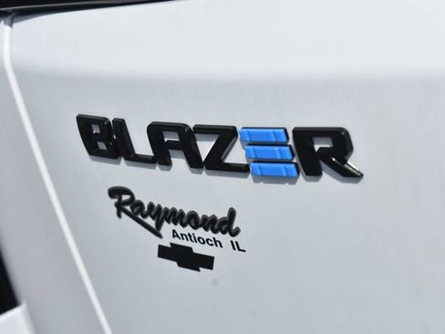New 2026 Chevrolet Blazer EV LT AWD/4WD image 18
