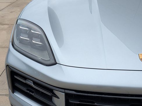 New 2026 Porsche Cayenne Coupe AWD/4WD image 12