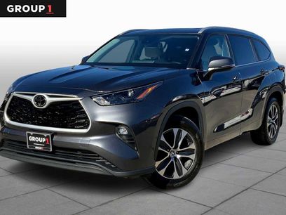 Used 2023 Toyota Highlander XLE