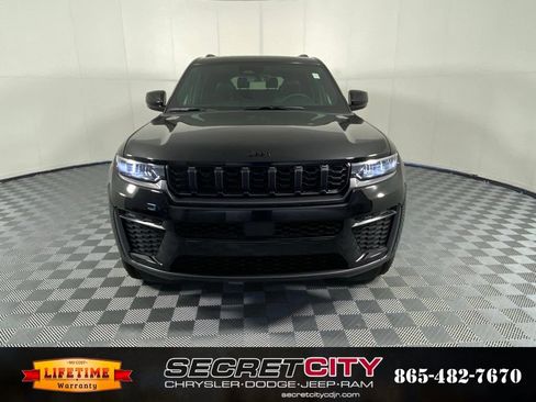 New 2026 Jeep Grand Cherokee L 4WD image 2