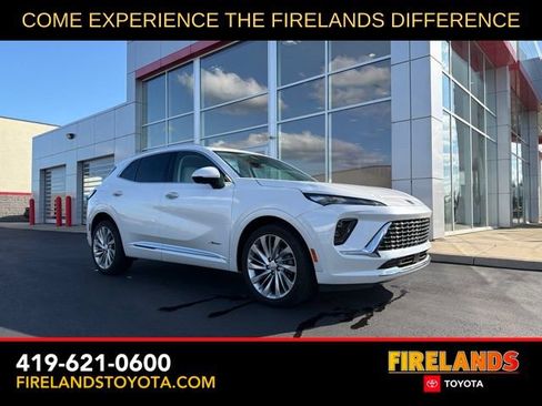 Used 2025 Buick Envision Avenir AWD/4WD image 1