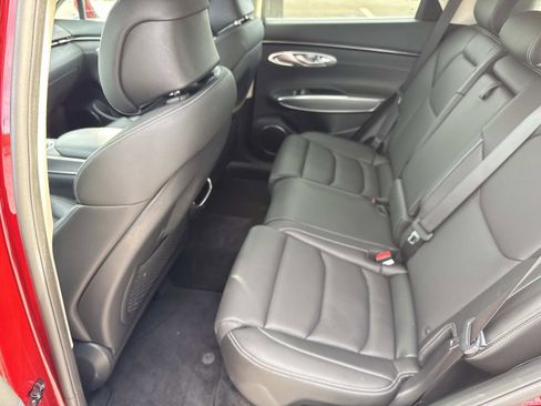 Used 2023 Genesis GV70 2.5T w/ Select Package image 15