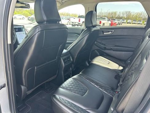 Used 2024 Ford Edge Titanium AWD/4WD image 12