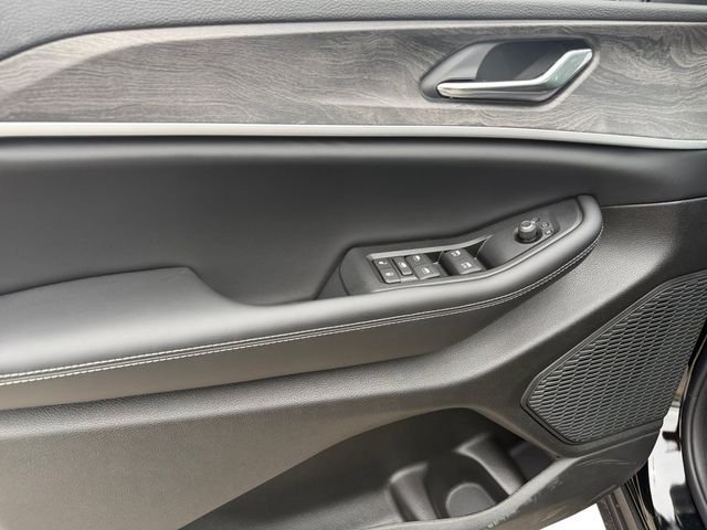 New 2026 Jeep Grand Cherokee Altitude AWD/4WD image 12