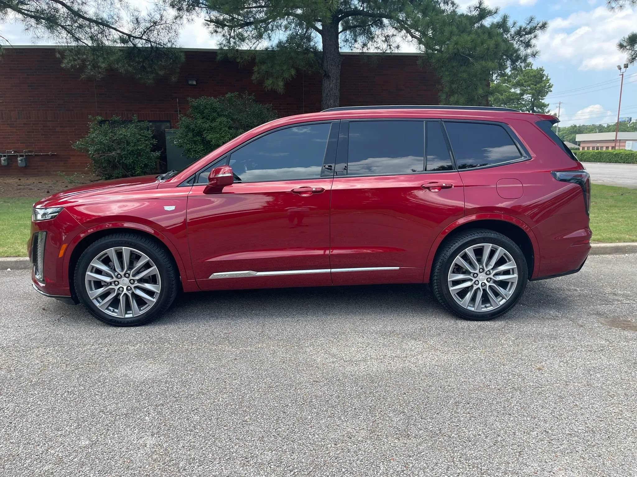 Used 2020 Cadillac XT6 Sport AWD/4WD image 2