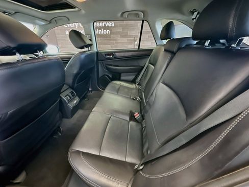 Used 2018 Subaru Outback 2.5i Limited AWD/4WD image 30