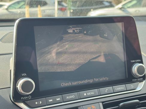 Used 2025 Nissan Altima 2.5 SV image 21