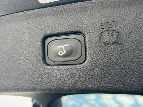 Used 2019 Ford Edge SEL w/ Equipment Group 201A image 36