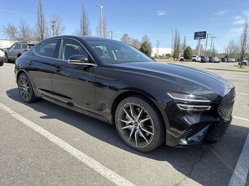 Used 2025 Genesis G70 2.5T image 2