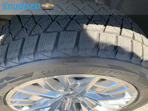 Used 2024 Chevrolet Tahoe LT w/ Luxury Package image 10