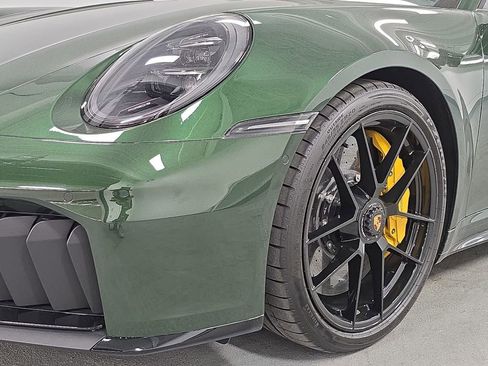 Certified 2026 Porsche 911 Targa 4 GTS AWD/4WD image 11