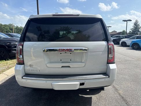 Used 2016 GMC Yukon Denali w/ Open Road Package AWD/4WD image 9