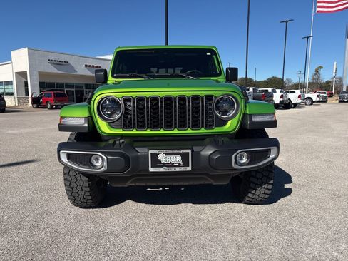 Used 2025 Jeep Gladiator Sport image 22