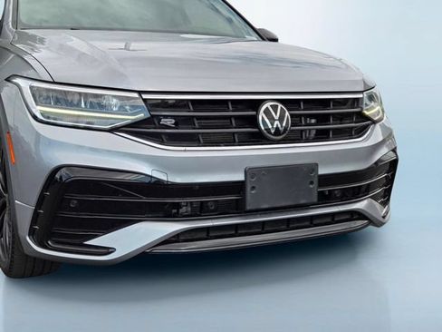 Used 2022 Volkswagen Tiguan SE R-Line AWD/4WD image 8