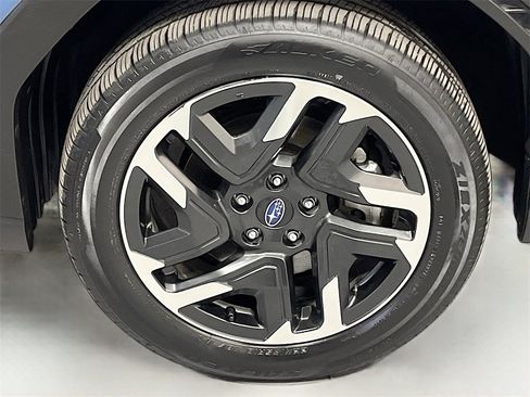 Used 2025 Subaru Forester Limited image 33