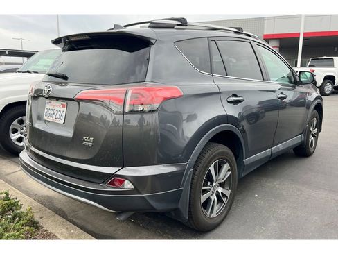 Used 2018 Toyota RAV4 XLE image 5
