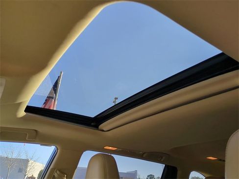 Used 2019 Toyota Highlander XLE image 20