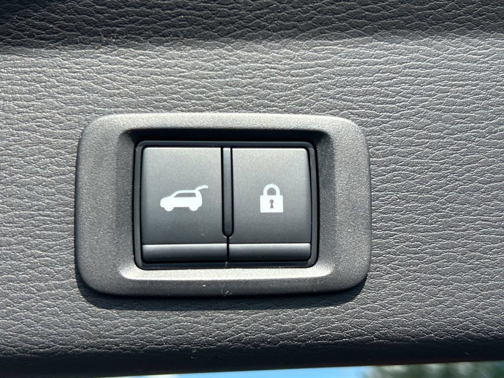 New 2026 Mitsubishi Outlander SEL FWD image 19