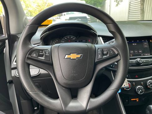 Used 2022 Chevrolet Trax LT FWD image 15