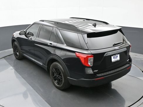 Used 2023 Ford Explorer XLT image 35