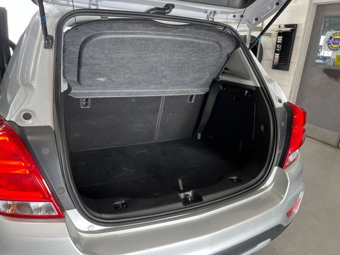 Used 2019 Chevrolet Trax LT FWD image 20
