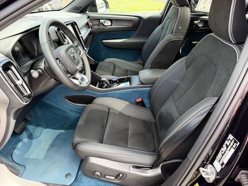 Certified 2023 Volvo C40 P8 Recharge Ultimate AWD/4WD image 3