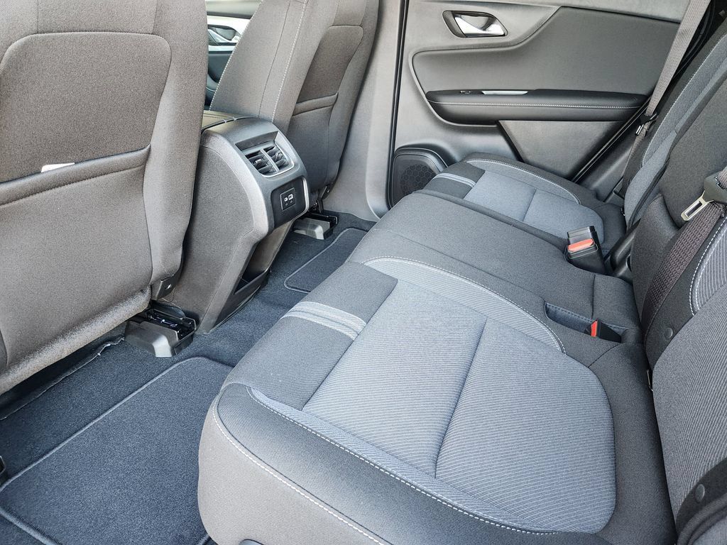 New 2026 Chevrolet Blazer LT w/ Convenience Package FWD image 21