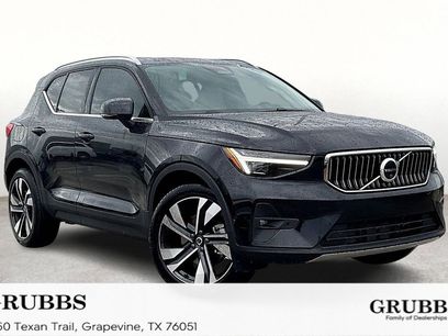 New 2025 Volvo XC40 B5 Ultra w/ Protection Package