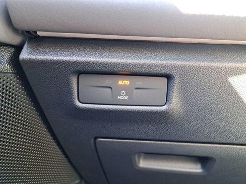 New 2026 Volkswagen Tiguan SE AWD/4WD image 30