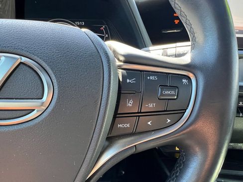 Used 2024 Lexus UX 250h F Sport FWD image 29