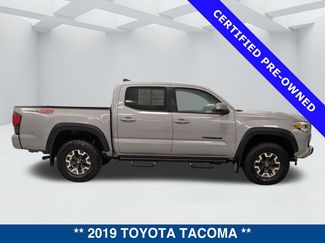 Used 2019 Toyota Tacoma TRD Off-Road video 3