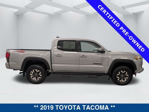 Used 2019 Toyota Tacoma TRD Off-Road image 3