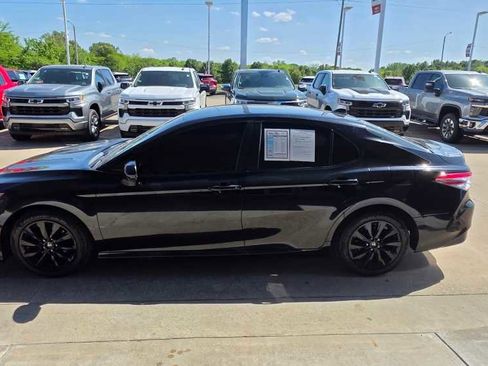 Used 2018 Toyota Camry LE FWD image 2