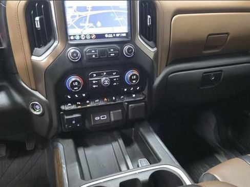 Used 2021 Chevrolet Silverado 1500 High Country w/ Technology Package AWD/4WD image 14