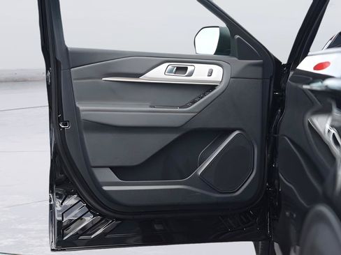 Certified 2026 Ford Explorer Active RWD image 32