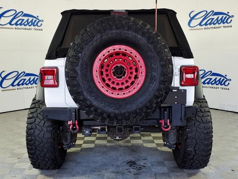 Used 2018 Jeep Wrangler Unlimited Rubicon AWD/4WD image 4