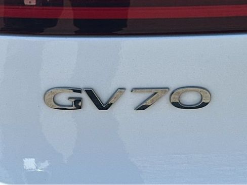 Used 2022 Genesis GV70 2.5T AWD/4WD image 23