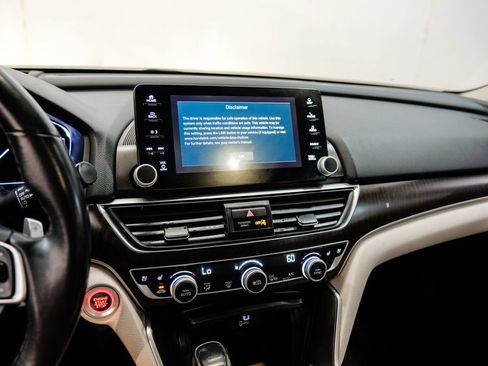 Used 2018 Honda Accord Touring image 32